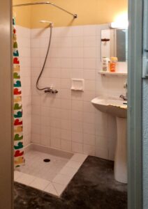 Gîte shower room